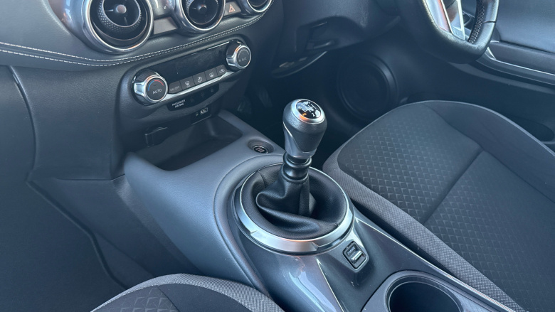 Nissan Juke 1.0 DiG-T 114 N-Connecta 5dr Petrol Hatchback